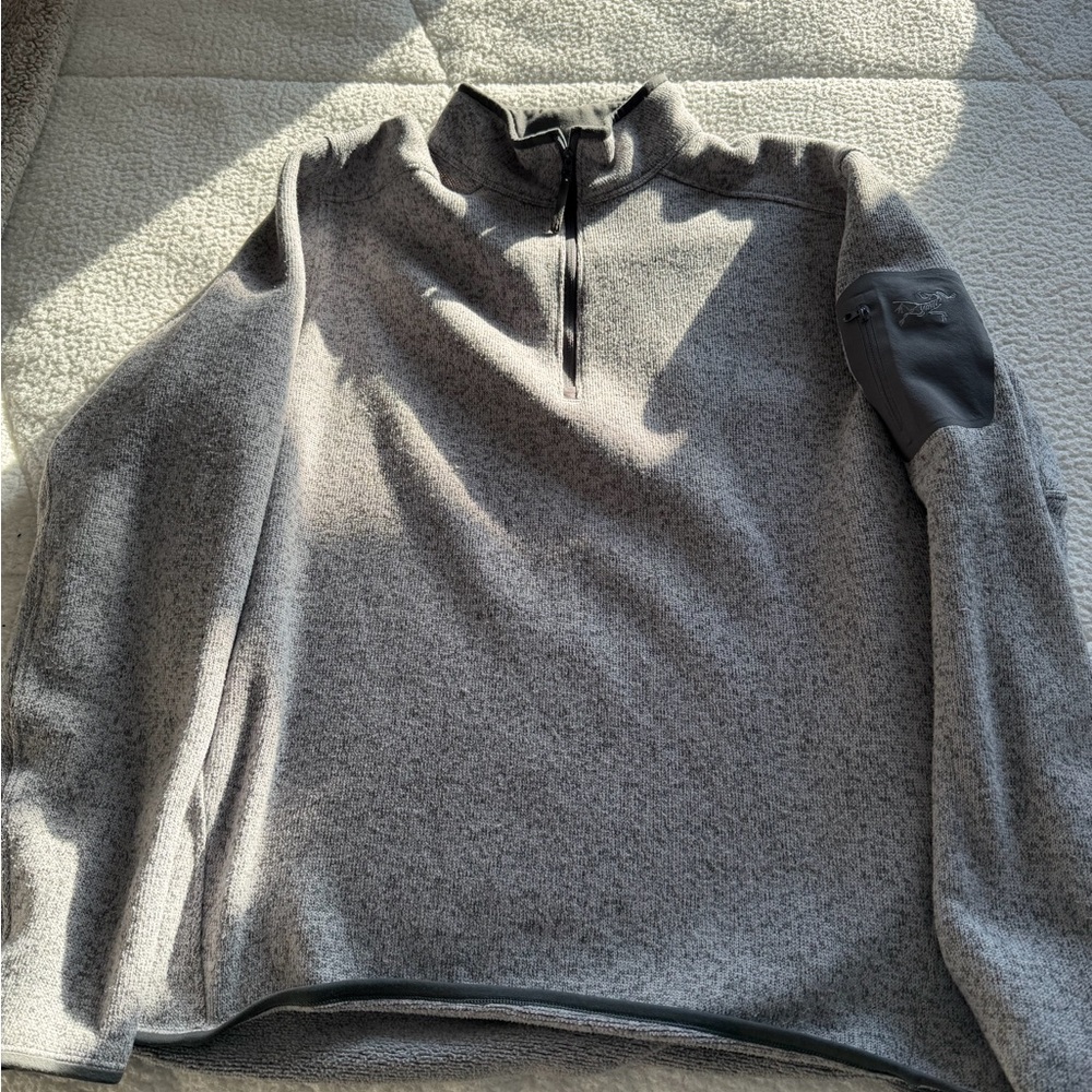 Men’s Medium Arcteryx Covert 1/2 Zip